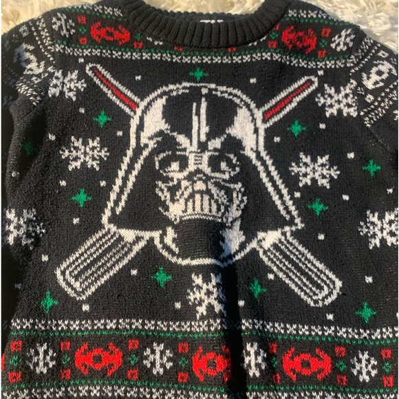 CHRISTMAS LOT OF 3.  STAR WARS SWEATER, RABBIT SKINS HOME ALONE TEE & OKIE DOKIE - Picture 3 of 16
